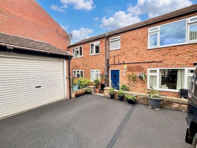 Flat for sale in South Cliff, Kepwick
