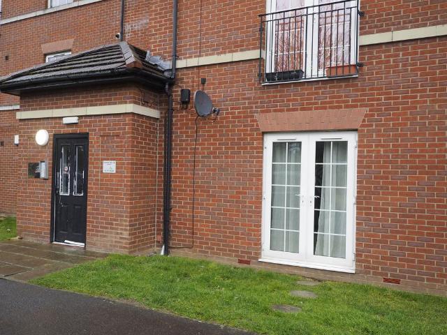 Flat for sale in Bransholme, Hull