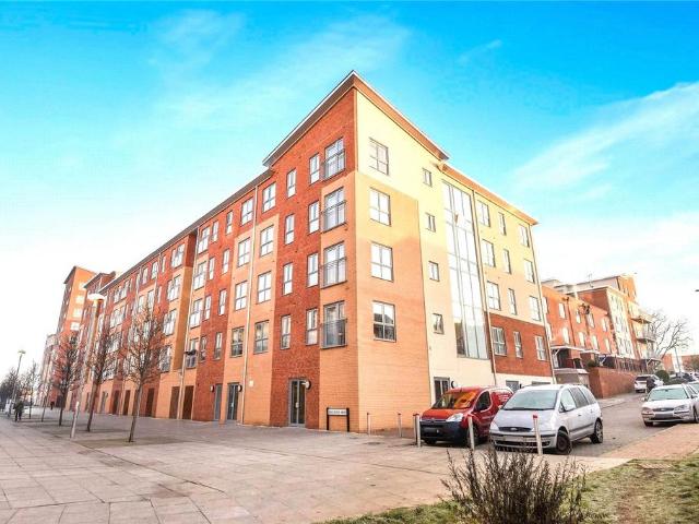 Flat for sale in Battle, Reading