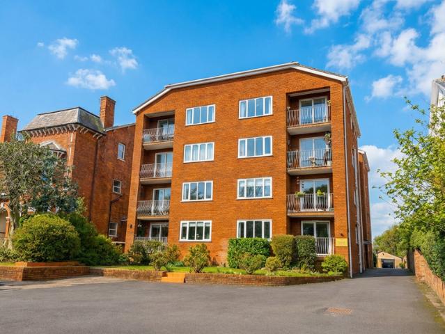 Flat for sale in Meols Cop, Southport