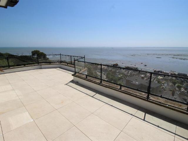 Flat for sale in Alton Barnes, Essex