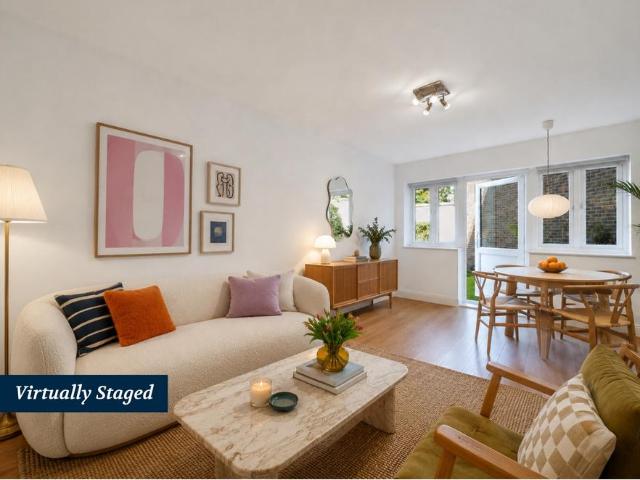 Flat for sale in Golders Green, Greater London