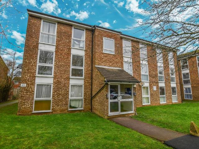 Flat for sale in Five Acres, Hertfordshire