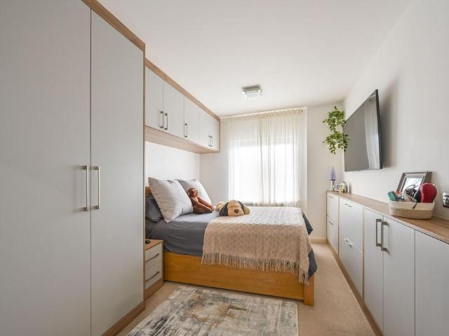 Flat for sale in Blackwall, Greater London