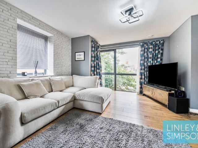 Flat for sale in Holbeck, West Yorkshire