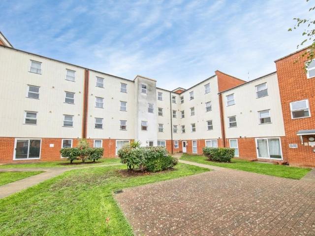 Flat for sale in Maidenhall, Ipswich