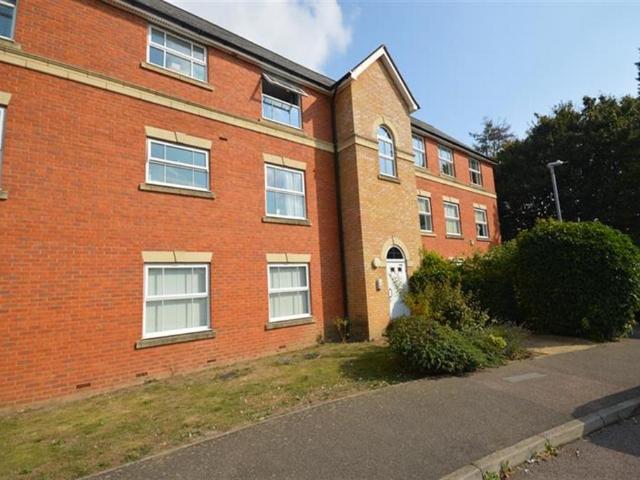 Flat for sale in Bocking, Chipping Hill