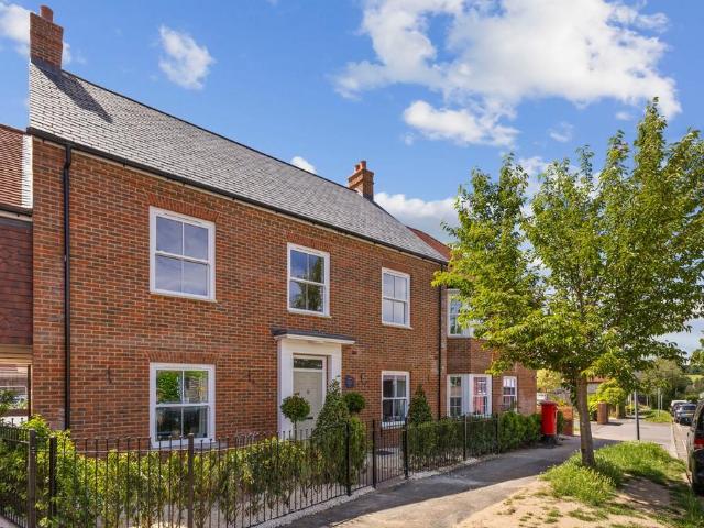 Flat for sale in The Soke, New Alresford
