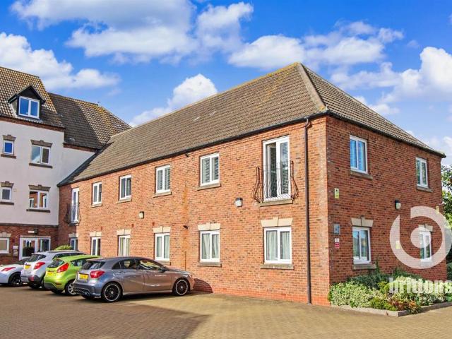 Flat for sale in King's Lynn, King's Lynn and West Norfolk