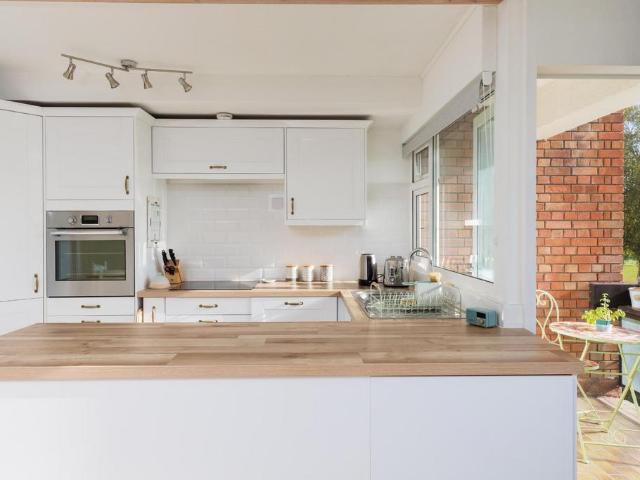 Flat for sale in Coombe Dingle, Bristol