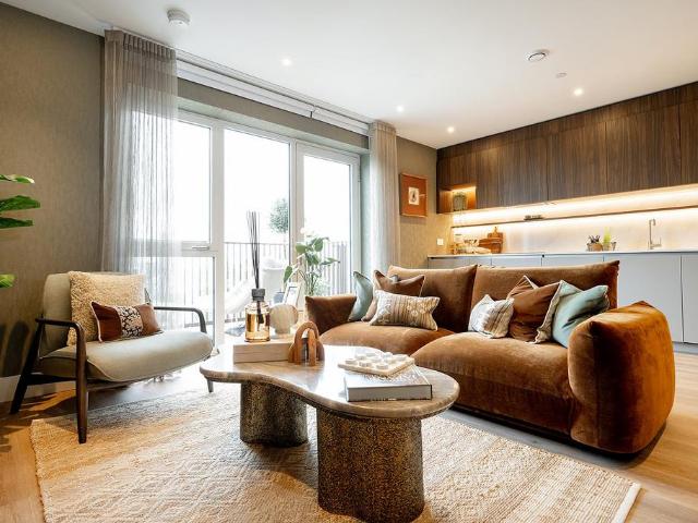 Flat for sale in Bromley-by-Bow, Mile End