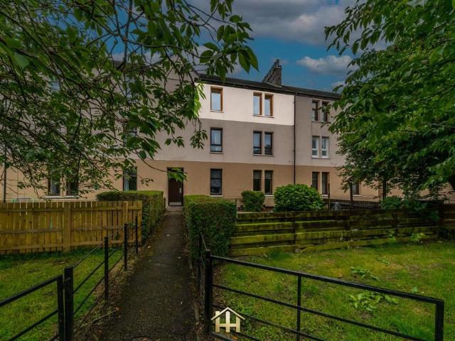 Flat for sale in Hilltown, Scotland