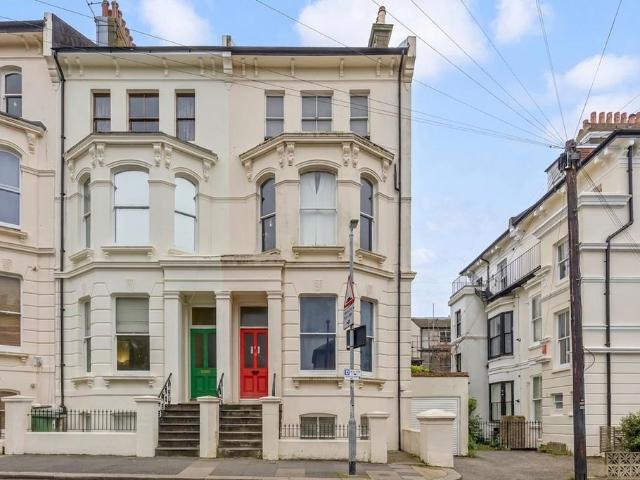 Flat for sale in Round Hill, Brighton & Hove