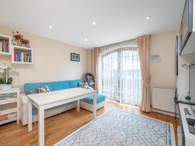 Flat for sale in New Barnet, Isle Of Man