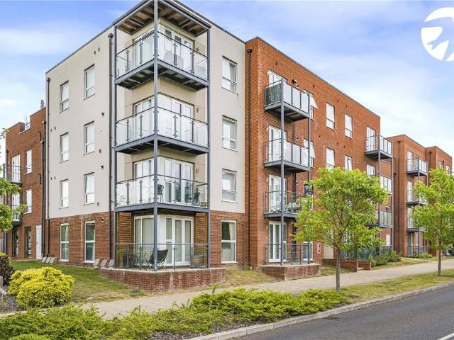 Flat for sale in Castle Hill, Monks Orchard