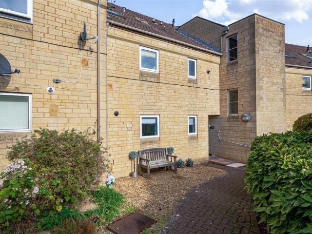 Flat for sale in Chippenham, Wiltshire