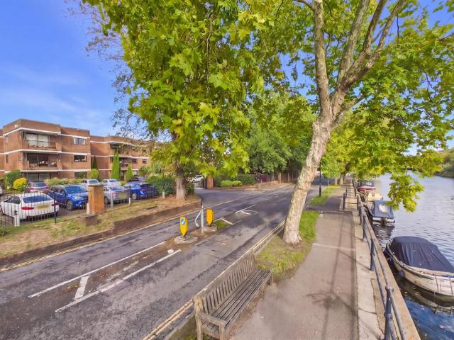 Flat for sale in North Town, Maidenhead