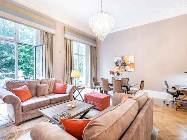 Flat for sale in Bayswater, Greater London