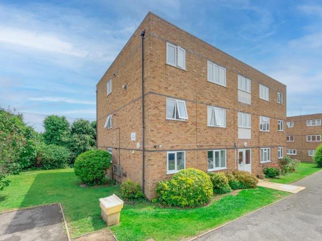 Flat for sale in Leighton-Linslade, Linslade