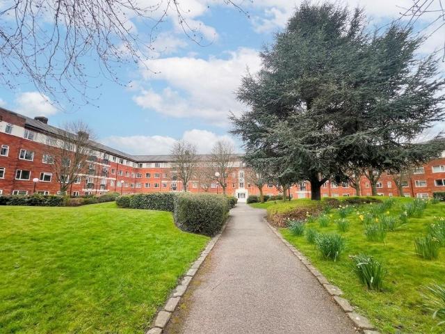 Flat for sale in Salford, Greater Manchester