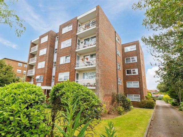 Flat for sale in West Worthing, Worthing