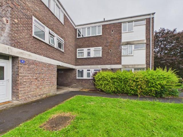 Flat for sale in Easthampstead, Bracknell