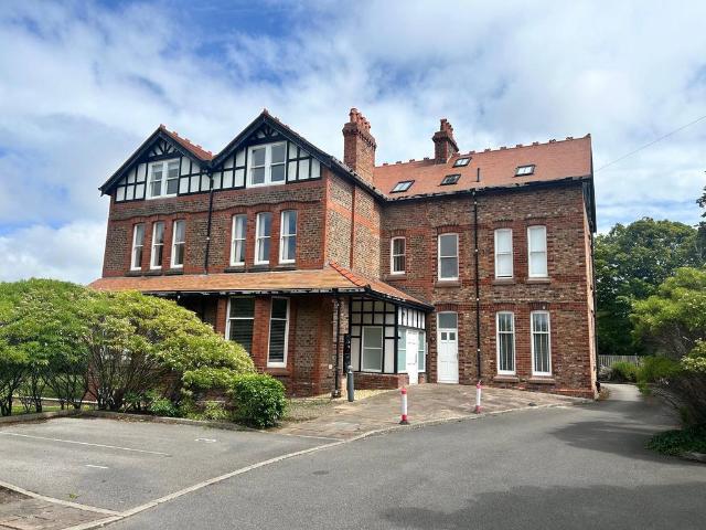 Flat for sale in Great Crosby, Sefton