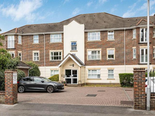 Flat for sale in Reading