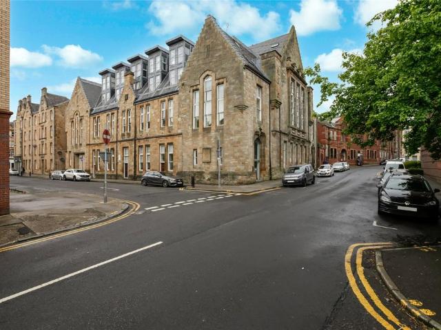 Flat for sale in Merchant City, Scotland
