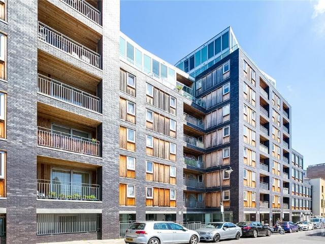 Flat for sale in Hoxton, Greater London
