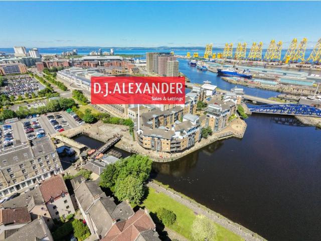 Flat for sale in North Leith, Leith