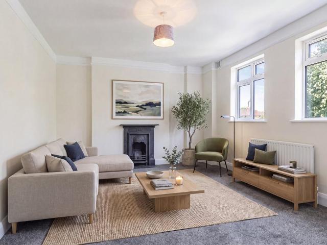 Flat for sale in Leytonstone, Greater London