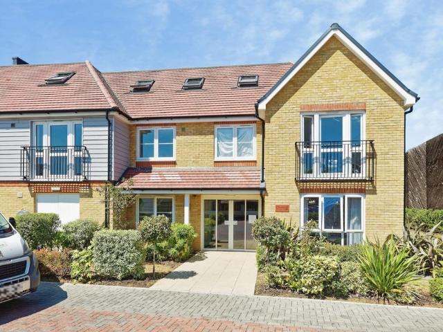 Flat for sale in Westwood, Acol