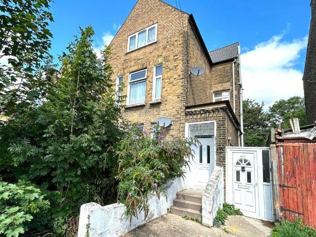 Flat for sale in Upton, Isle Of Man