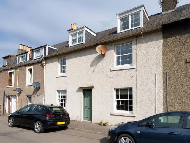 Flat for sale in Newburgh, Scotland