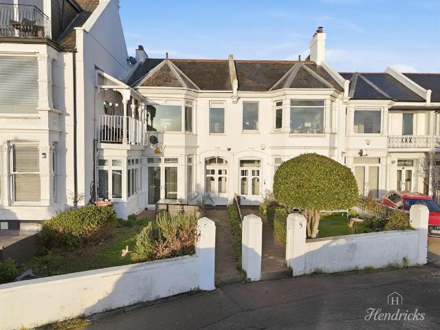 Flat for sale in Alton Barnes, Essex