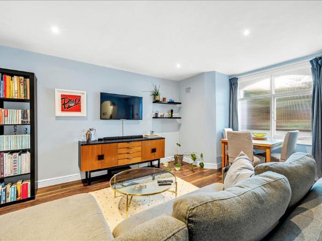 Flat for sale in London Borough of Hammersmith and Fulham, Greater London