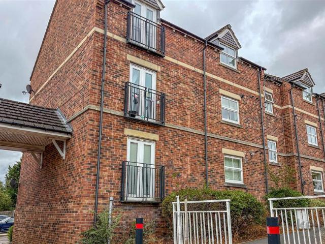 Flat for sale in Mosborough, South Yorkshire