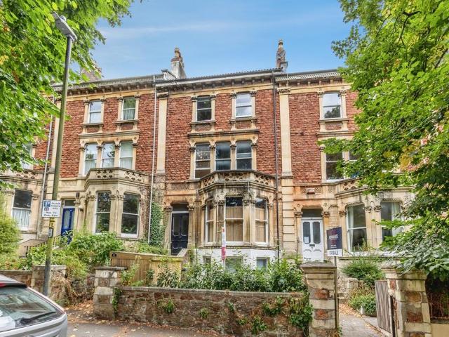 Flat for sale in Clifton, Bristol