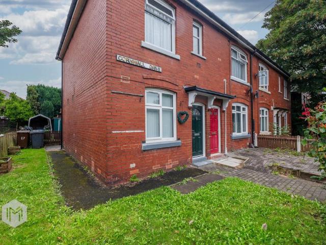 Flat for sale in Pimhole, Bury