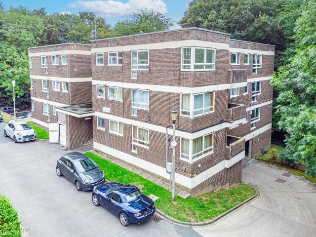 Flat for sale in Chapeltown, West Yorkshire