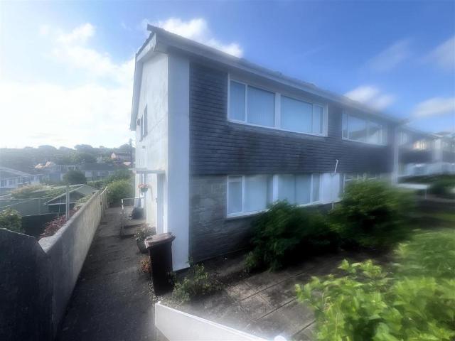 Flat for sale in Penbeagle, Cornwall