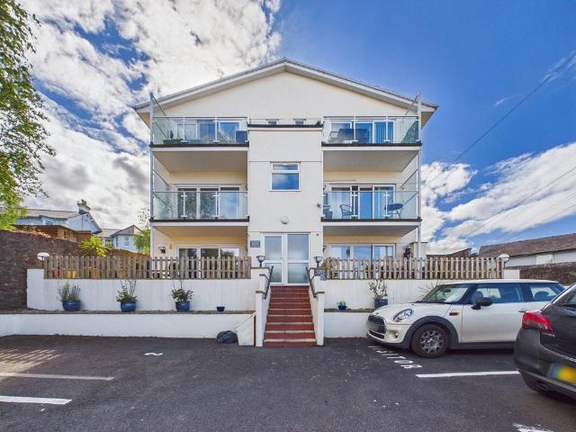 Flat for sale in Livermead