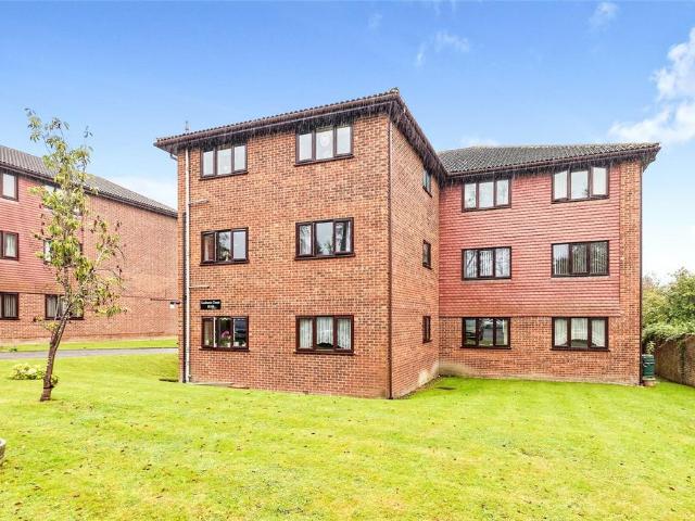 Flat for sale in River, Ash