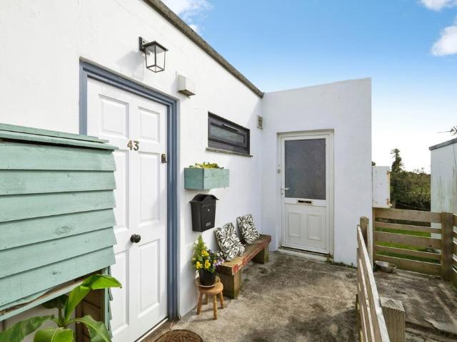 Flat for sale in Penzance, Cornwall