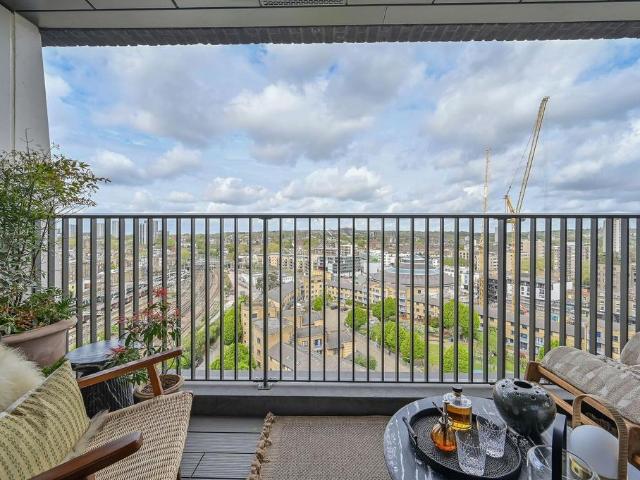 Flat for sale in Chalk Farm, Primrose Hill