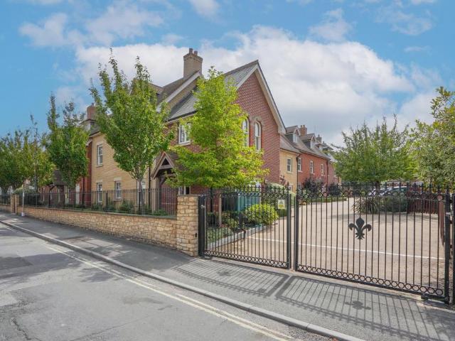 Flat for sale in Belmont, Dromore