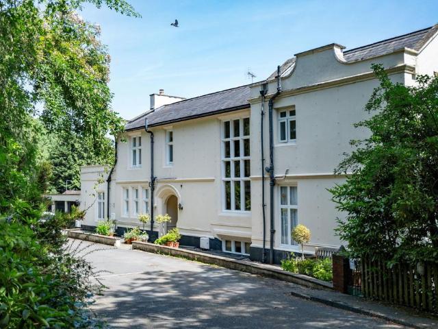 Flat for sale in Forthampton, Worcestershire