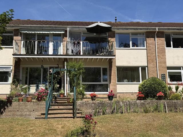 Flat for sale in Withycombe, Budlake