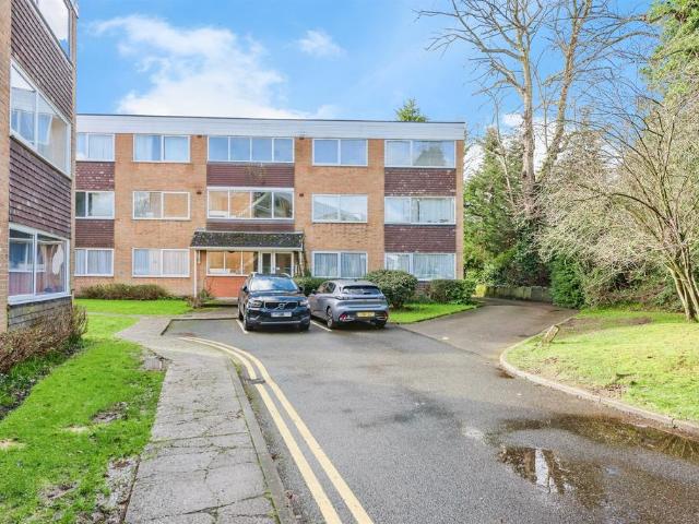 Flat for sale in Four Oaks, West Midlands